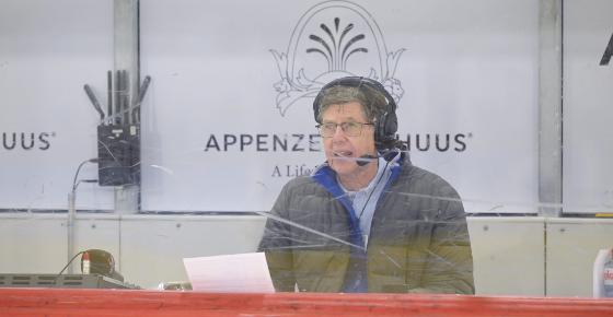 Erlebe ein Spiel neben unserem Stadionspeaker