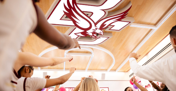 1st Quarter Locker Room Tour (Team)