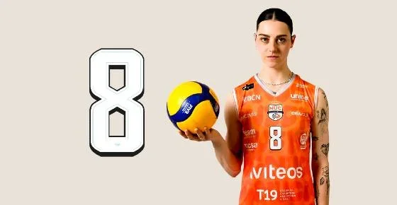 Maillot orange #9 - Maia Dvoracek 