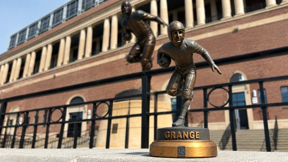 Red Grange Statue